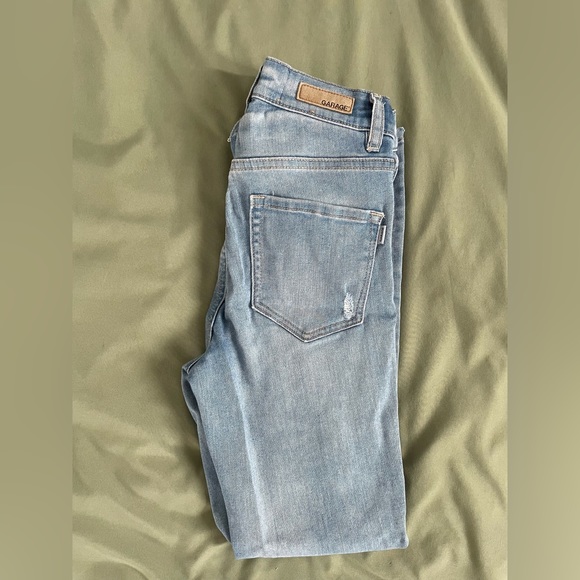 Distressed/ripped denim (Garage) - Picture 3 of 3